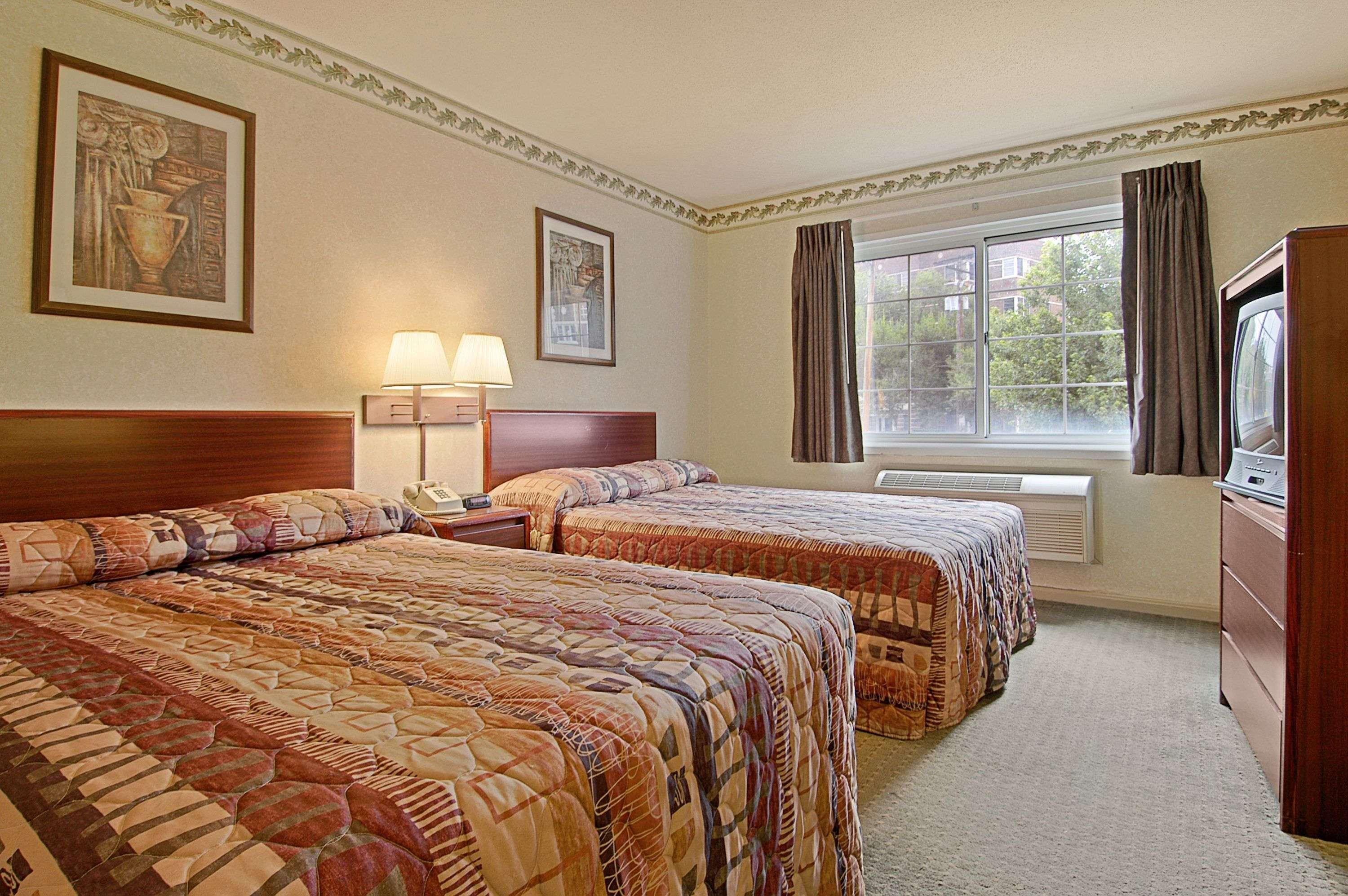 Days Inn By Wyndham Cleveland Lakewood Zimmer foto