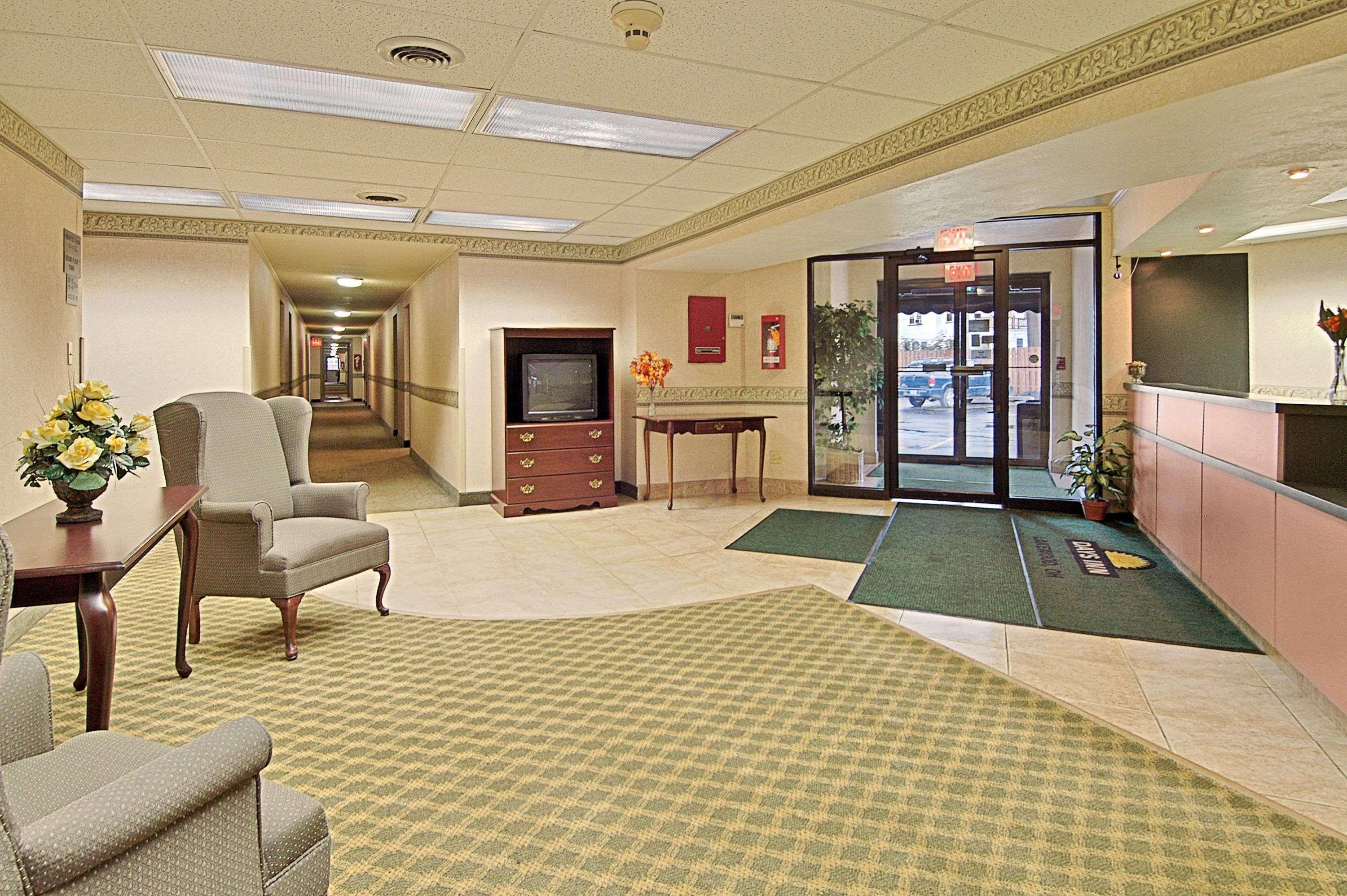 Days Inn By Wyndham Cleveland Lakewood Exterior foto