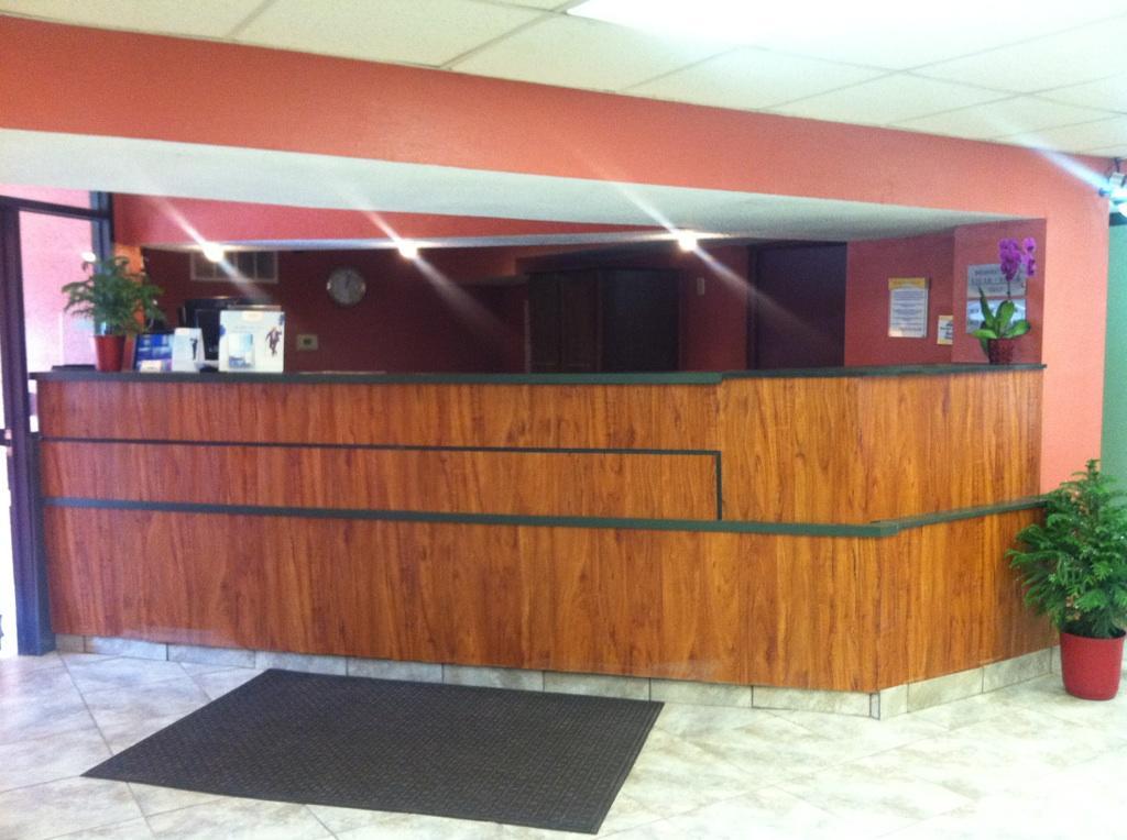Days Inn By Wyndham Cleveland Lakewood Exterior foto