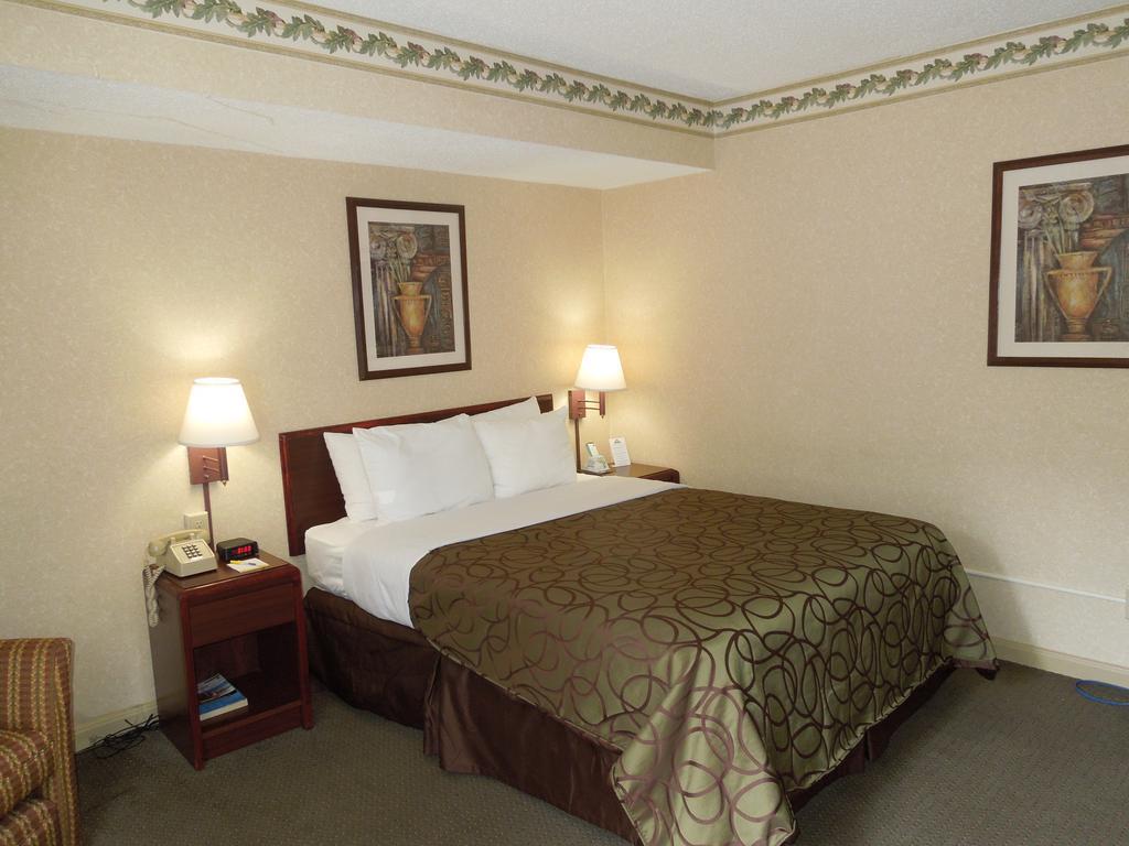 Days Inn By Wyndham Cleveland Lakewood Exterior foto
